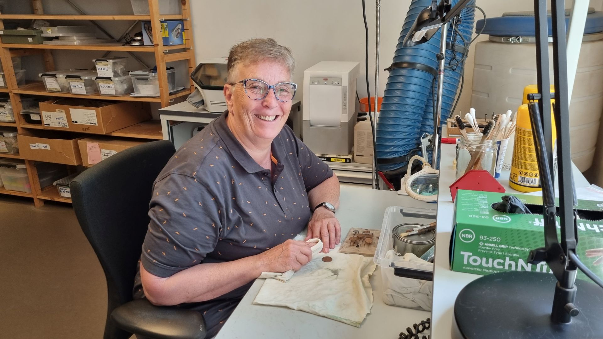Willeke Vulperhorst is al dertig jaar vrijwilliger bij archeologie