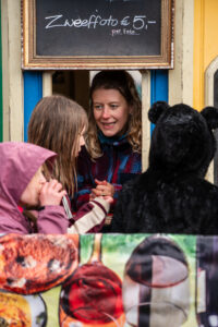De loge van de zweefmolen tijdens de Aprilfeesten Amsterdam